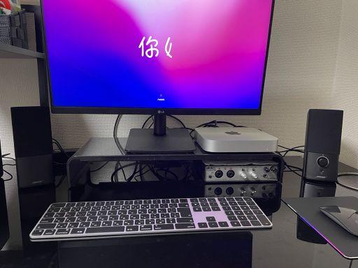 LGのパソコンモニターとMacmini